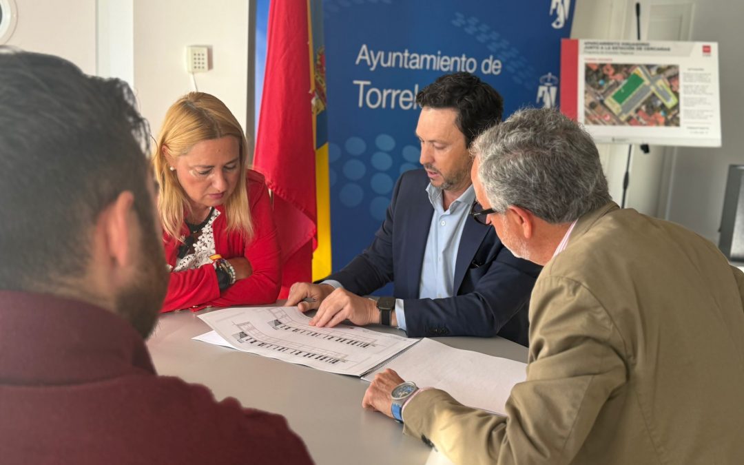 El PP de Torrelodones agradece a Isabel Díaz Ayuso hacer realidad el parking de la estación.